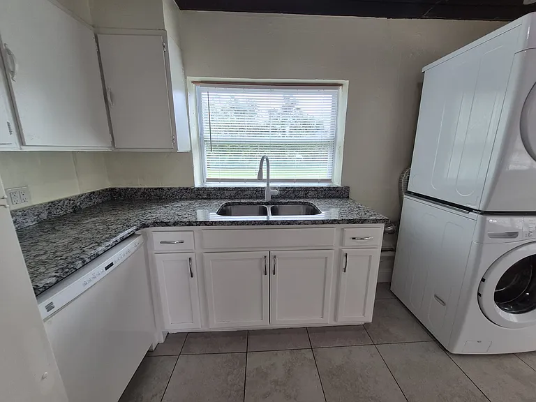 616 S Kentucky Ave — Photo 11
