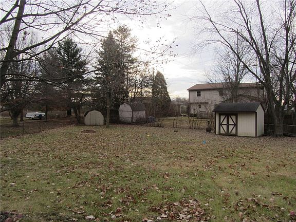 4th image of 4233 Southgate Dr