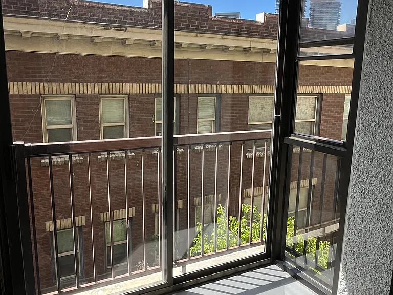 320 Melrose Ave E #506 — Photo 13