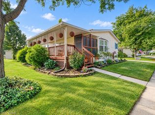 78 Periwinkle Dr, Olmsted Falls, OH 44138