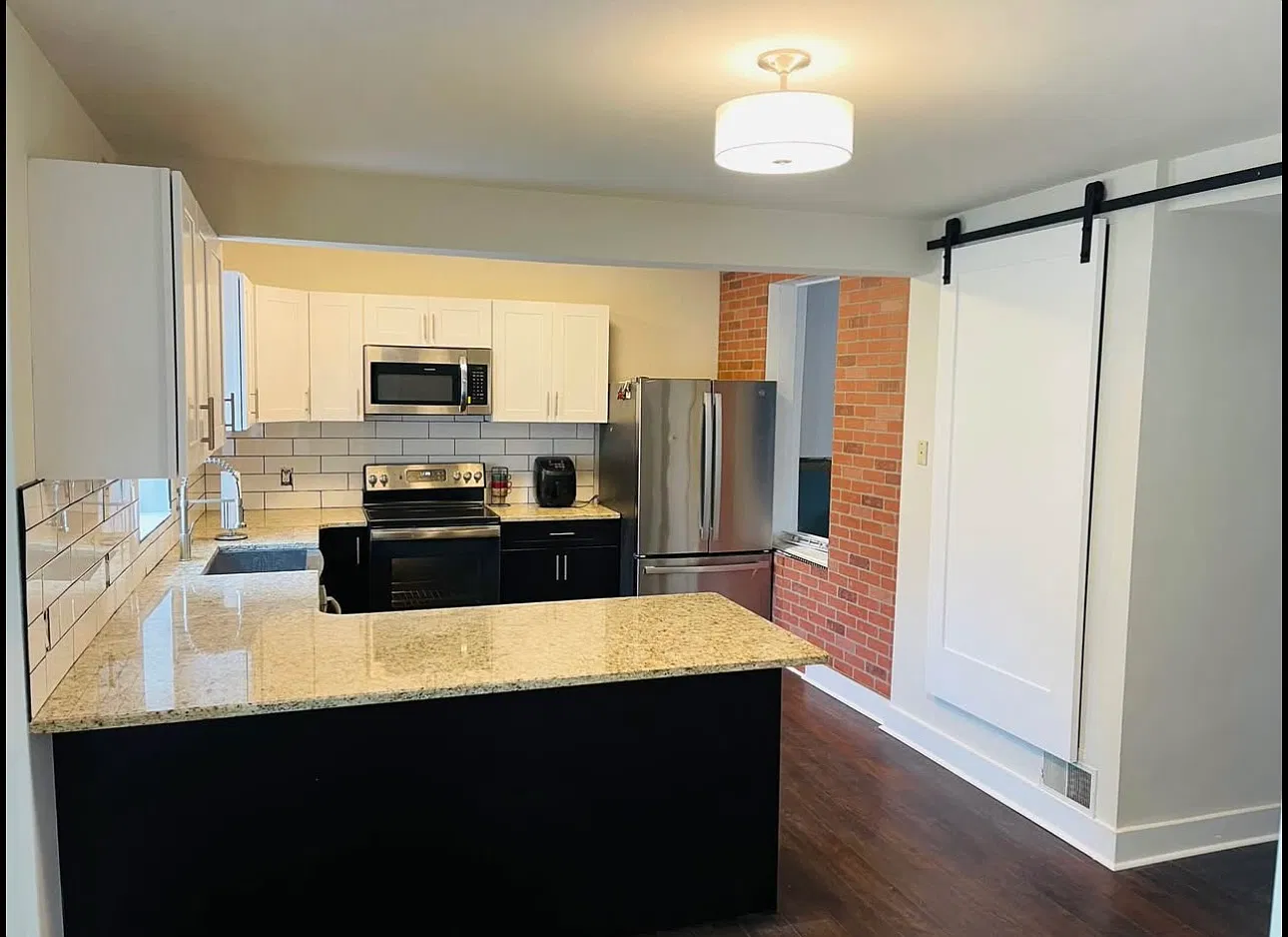 1 bed, 2000 sqft, $1,000 — Photo 4
