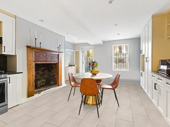 485 West 22nd Street image 6 of 19