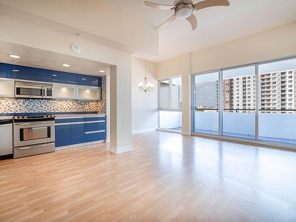 3rd image of 470 3rd St S Unit 912