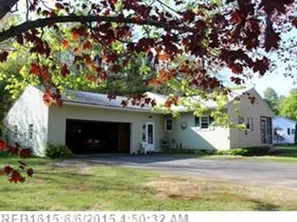 64 Woodridge Dr, Manchester, ME 04351