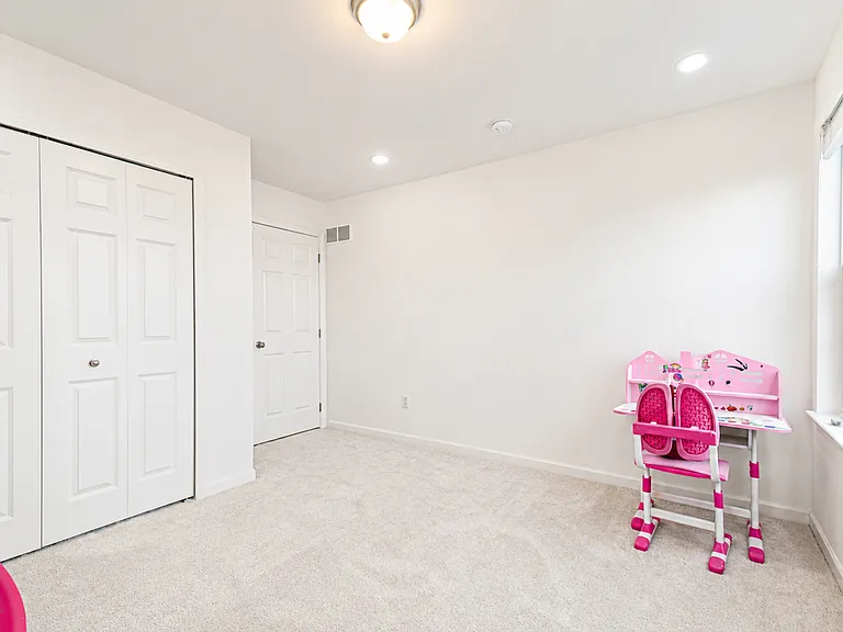 51172 Quaker Ln — Photo 30