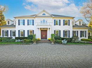 12 Wildwood Dr, Syosset, NY 11791