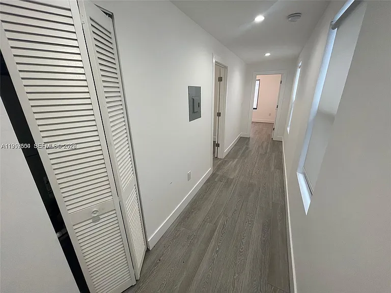 1637 SW 10th St #2 — Photo 6