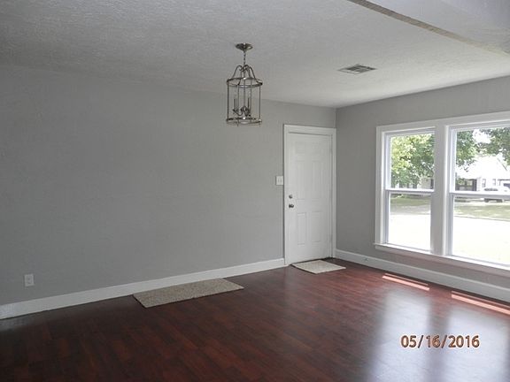 3rd image of 1317 NW Ash Ave