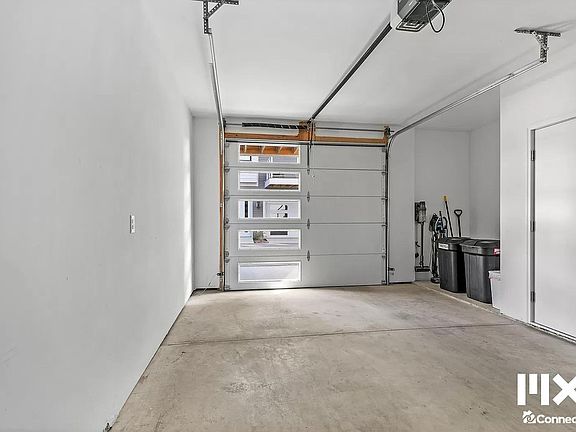 2nd image of 627 Fairview #03