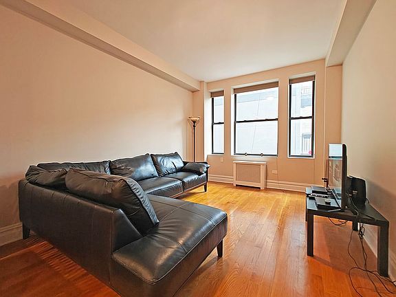 4th image of 706 Riverside Dr APT 2B