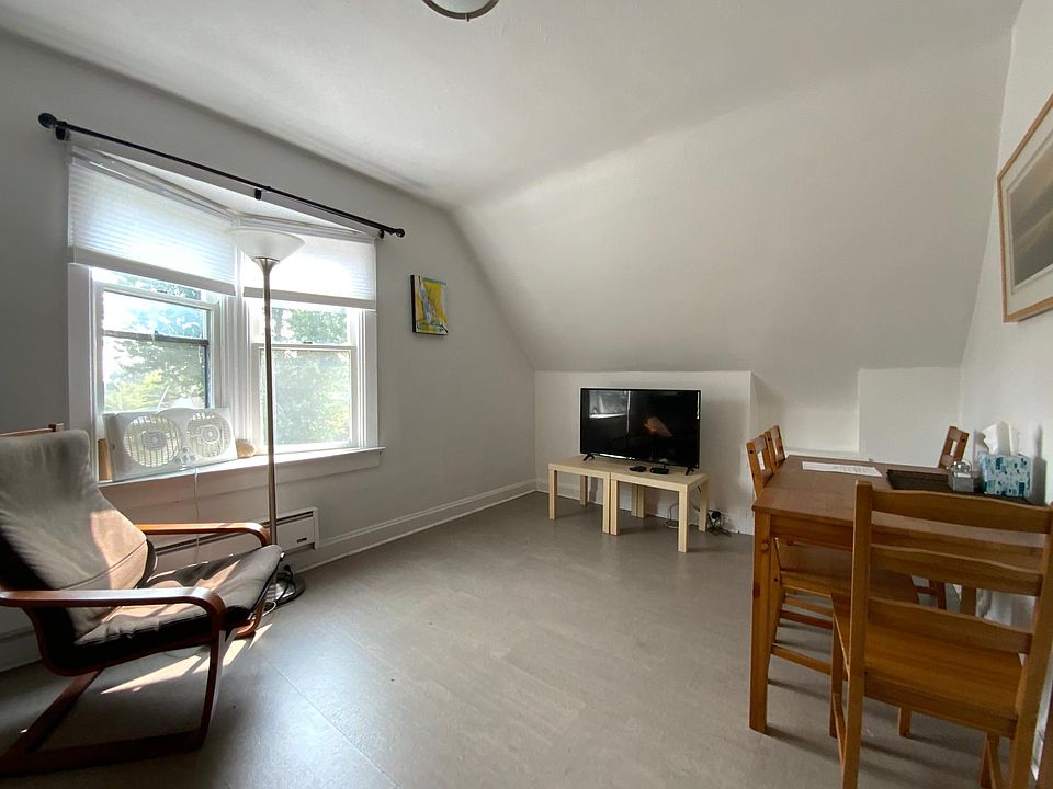 42" TV, table, chairs and lamp included.