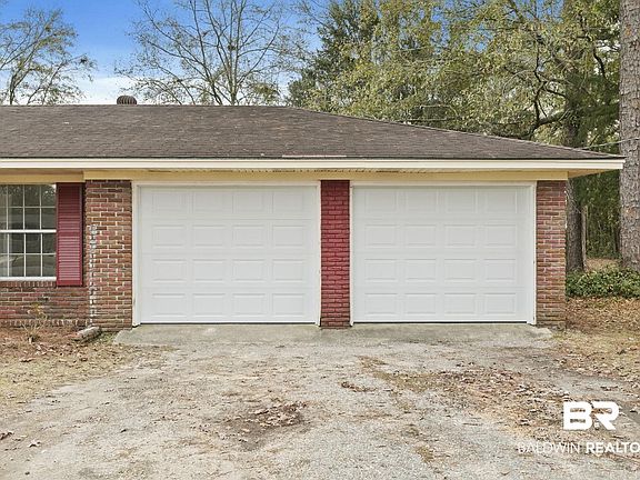 3rd image of 210 E Cypress St