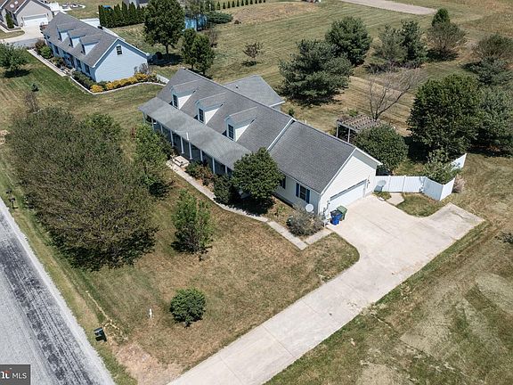 3rd image of 3882 Burrsville Rd