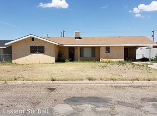 1722 S Avenue C, Portales, NM 88130