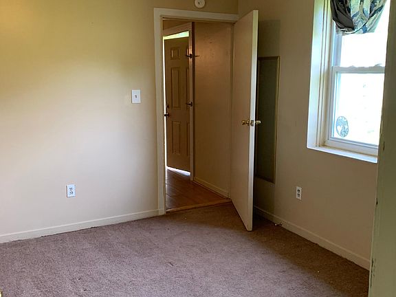 4th image of 22 Arrowhead Apartments APT 1