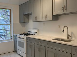 679 Cleveland St #2R, Brooklyn, NY 11208