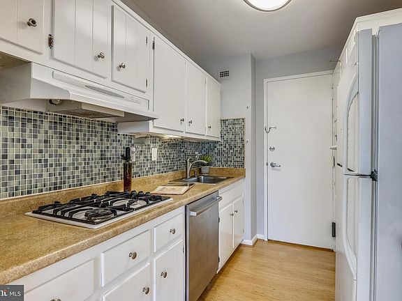 5th image of 10500 Rockville Pike Unit 618