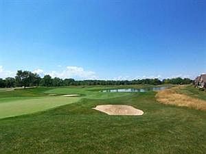 4th image of 2820-B Canterbury Cir