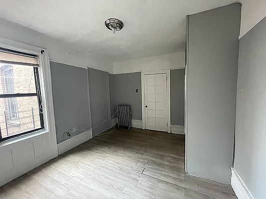 4th image of 556 W 181st St #J
