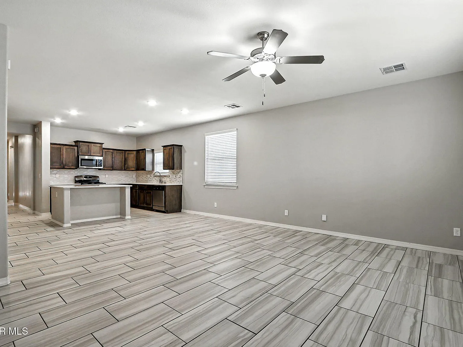 4 bed, 2.0 bath, 1668 sqft, $1,850 — Photo 3