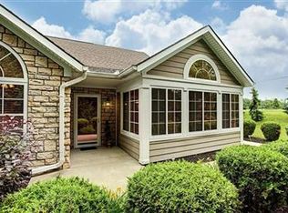 43 Aberdeen Village Dr, Dayton, OH 45430