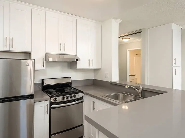 Westside Terrace Apartments — Photo 10