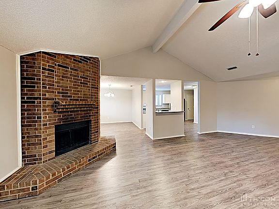 5th image of 2453 Slaton Dr