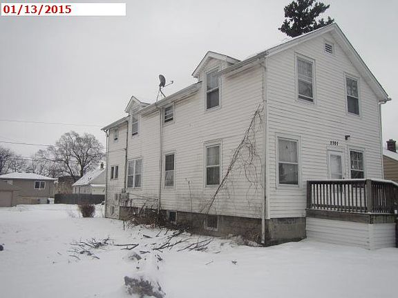 3rd image of 2707 Commercial Ave