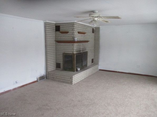 1519 Greenville Rd, Bristolville, OH 44402