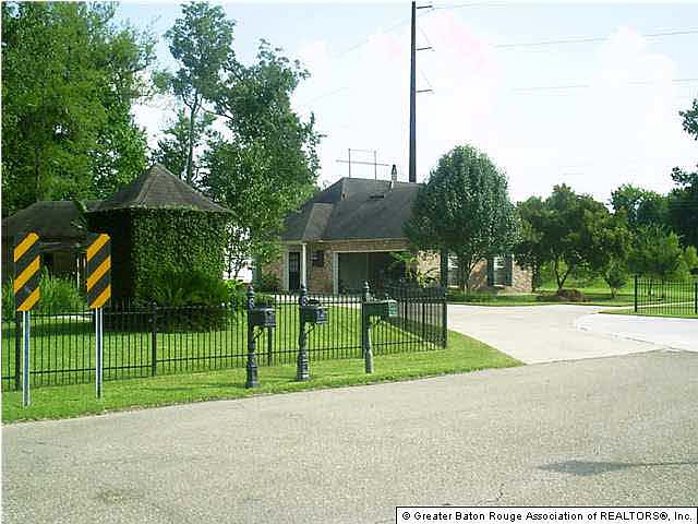 2nd image of 17137 Chenier Dr