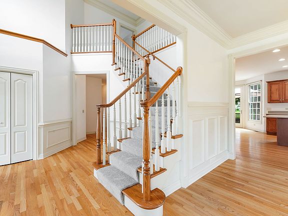 5th image of 1413 Seaton St