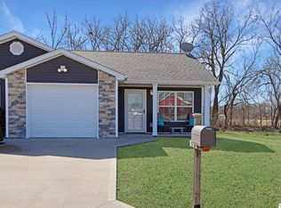 204 Field Dr, Bowling Green, MO 63334