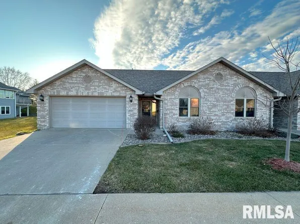 1007 10th St, De Witt, IA 52742