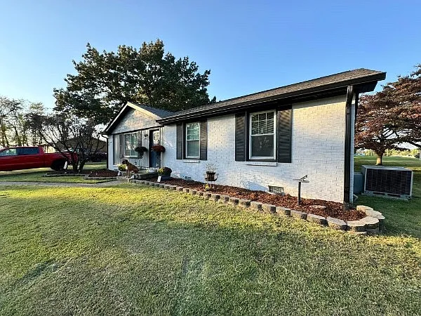 327 Forest Hills Dr