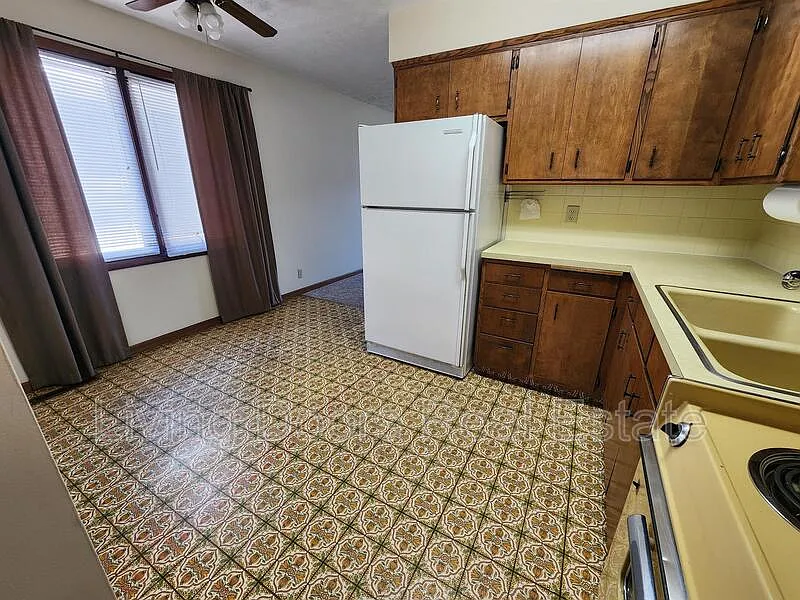 1 bed, 1.0 bath, $725 — Photo 3
