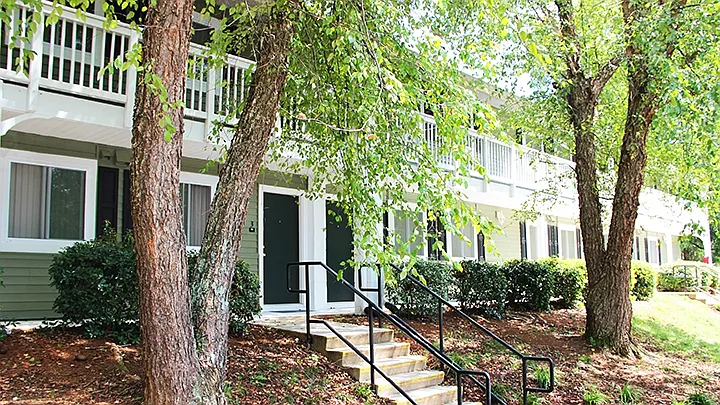 Oak Hill Apartments — Photo 12