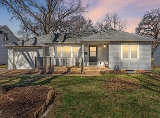 3246 SW Sena Dr, Topeka, KS 66604
