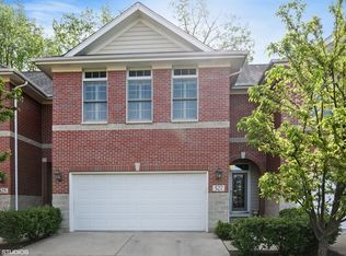 527 Linden Ct, Geneva, IL 60134