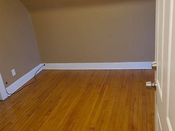 3rd image of 109 E Brighton Ave Unit 4
