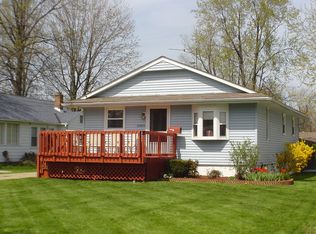 33955 Iris Ln, Eastlake, OH 44095