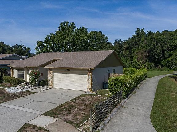 3rd image of 2234 Cypress Point Dr E
