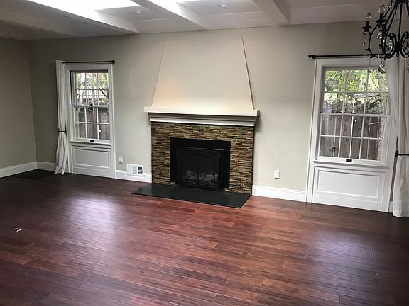 living: remote-ctrl fireplac