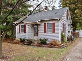 46 Pennell Rd, Imlay City, MI 48444