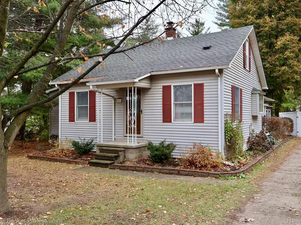 46 Pennell Rd, Imlay City, MI 48444