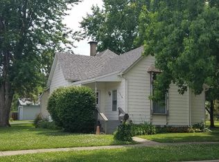 1518 Monroe Ave, Charleston, IL 61920