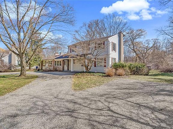3rd image of 524 Meadow Wood Rd
