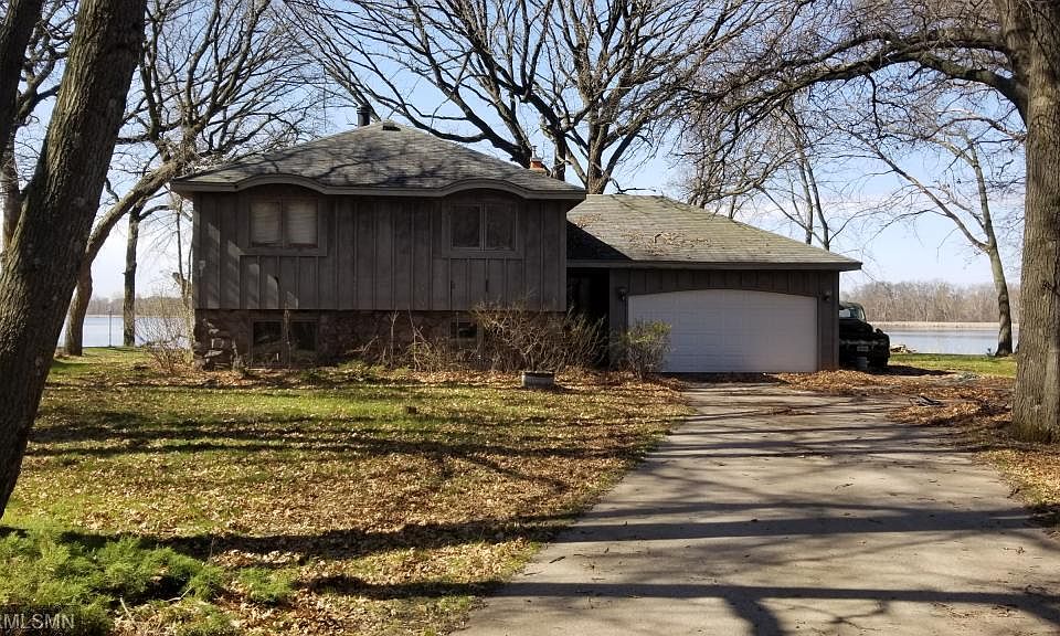 1st image of 24124 Skylark Dr NE