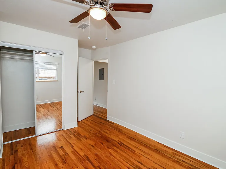 2421 S Gaylord St — Photo 43
