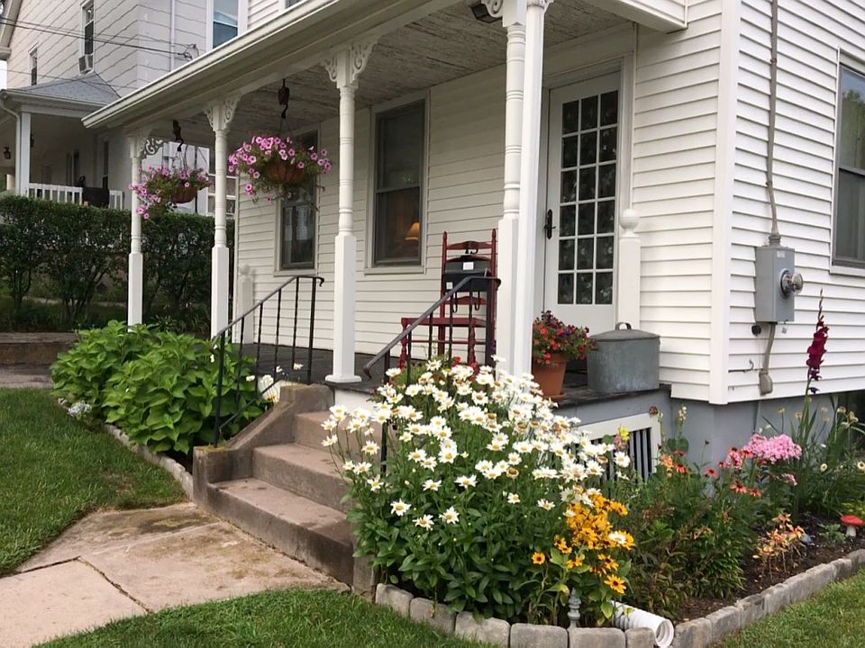 Charming curb appeal