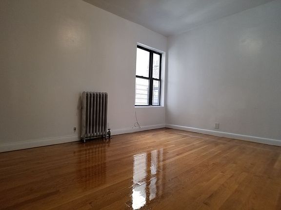4th image of 656 W 171st St APT 2B